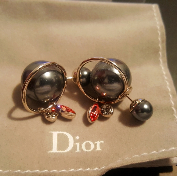 Christian Dior earring - Picture 1 of 1